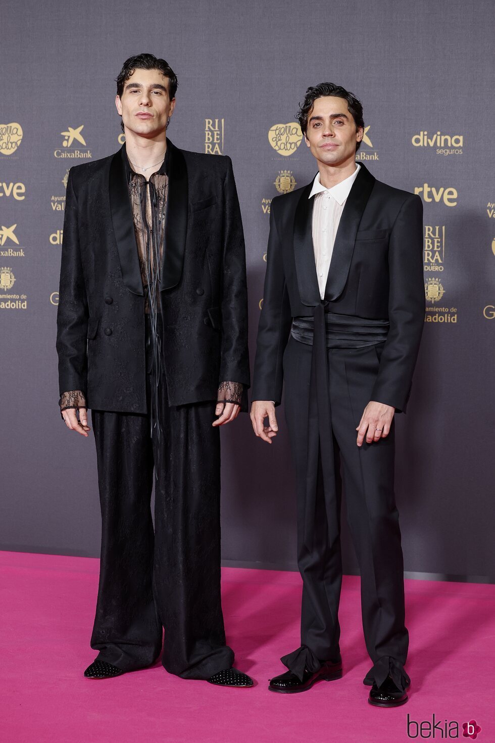Javier Calvo y Javier Ambrossi, en la alfombra roja de los Premios Goya 2024
