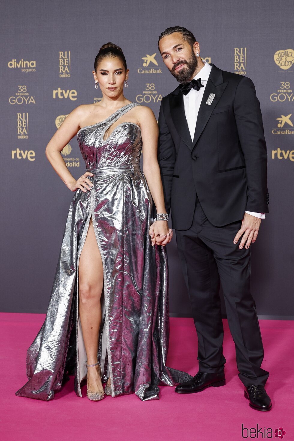 India Martínez e Ismael Vázquez en la alfombra roja de los Premios Goya 2024