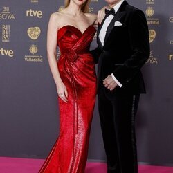 Marta Hazas y Javier Veiga, en la alfombra roja de los Premios Goya 2024