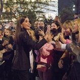 La Reina Letizia se da un baño de masas en Barcelona tras un acto oficial