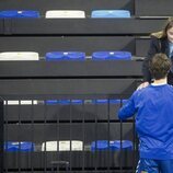 Pablo Urdangarin y Johanna Zott, muy cariñosos en un partido de balonmano en Granollers