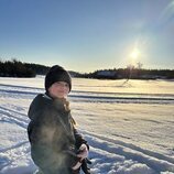 Estelle de Suecia en la nieve en un posado por su 12 cumpleaños