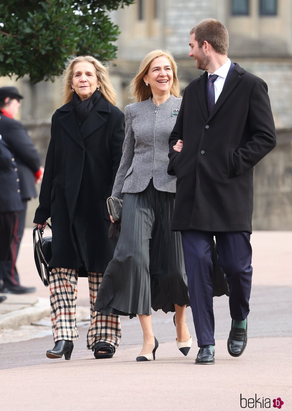 La Infanta Cristina y Juan Urdangarin, muy cómplices junto a la Infanta Elena en el homenaje a Constantino de Grecia en Windsor