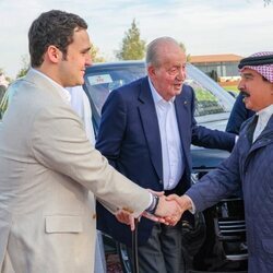 El Rey Juan Carlos presenta a Froilán al Rey de Bahrein