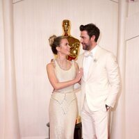 Emily Blunt y John Krasinski en la alfombra roja de los premios Oscar 2024