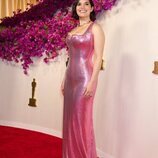 America Ferrera en la alfombra roja de los premios Oscar 2024