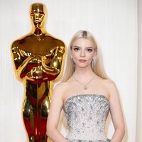 Anya Taylor-Joy en la alfombra roja de los premios Oscar 2024