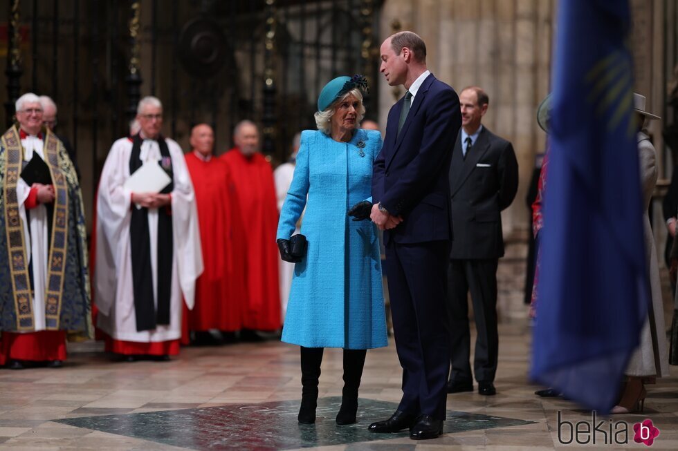 La Reina Camilla y el Príncipe Guillermo hablando en el Día de la Commonwealth 2024