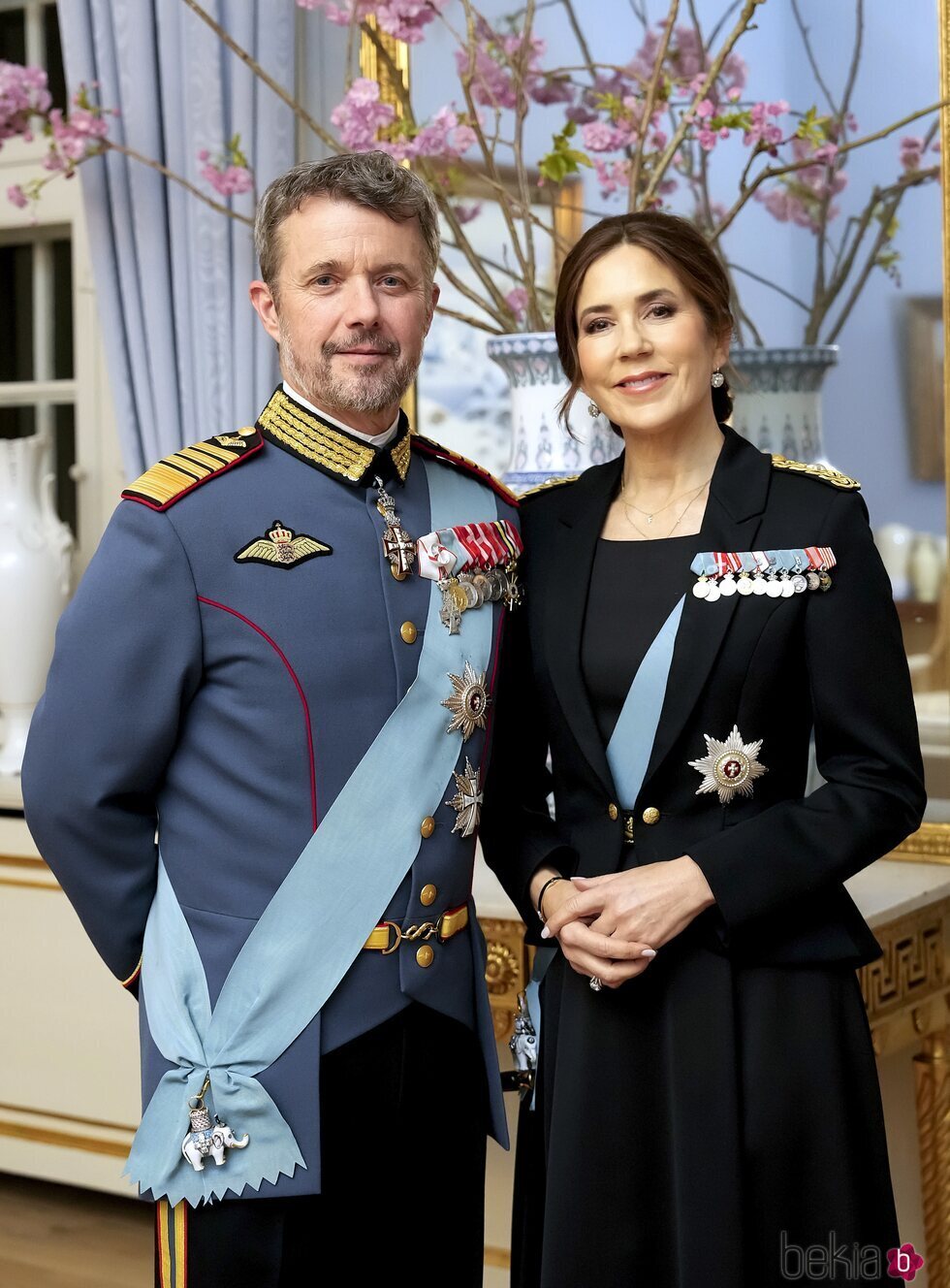 Federico y Mary de Dinamarca en su primera cena en honor a las Fuerzas Armadas como Reyes de Dinamarca