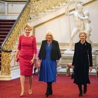 Matilde de Bélgica, la Reina Camilla y la Duquesa de Gloucester en una recepción por el Día Internacional de la Mujer en Buckingham