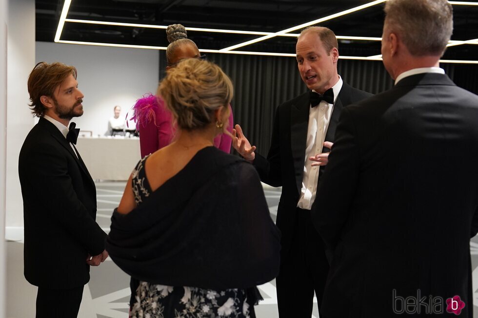 El Príncipe Guillermo hablando con unos invitados en la entrega del Diana Award 2024
