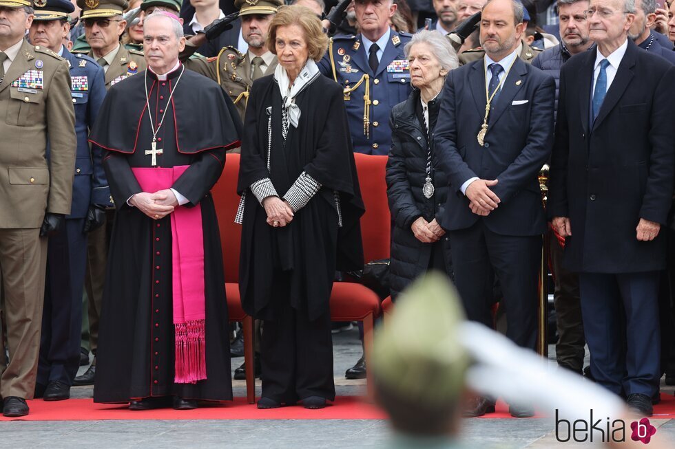 La Reina Sofía y su hermana Irene en la procesión del Cristo de Mena en la Semana Santa de Málaga 2024