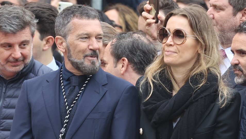 Antonio Banderas y Nicole Kimpel en la procesión del Cristo de Mena en la Semana Santa de Málaga 2024