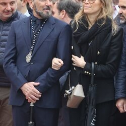 Antonio Banderas y Nicole Kimpel en la procesión del Cristo de Mena en la Semana Santa de Málaga 2024