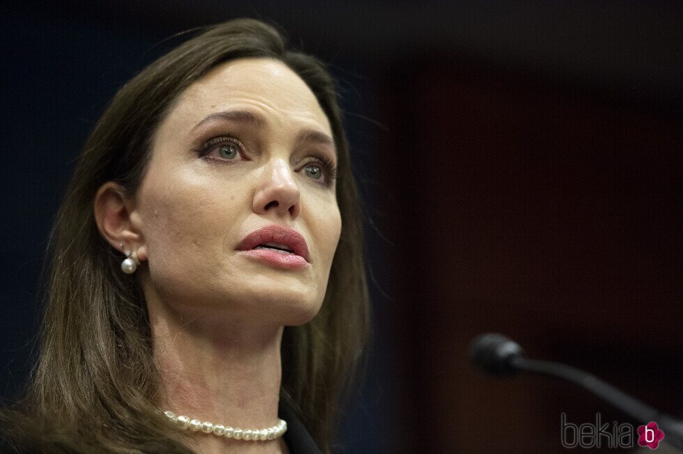 Angelina Jolie en una conferencia de la Ley de Violencia contra las Mujeres