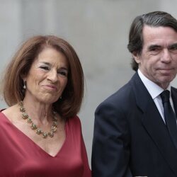 Ana Botella y José María Aznar en la boda de José Luis Martínez-Almeida y Teresa Urquijo