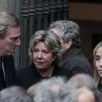 Beltrán Gómez-Acebo, Simoneta Gómez-Acebo y Nadia Halamandari en la misa funeral por Fernando Gómez-Acebo