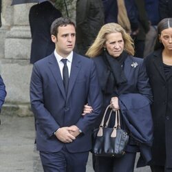 La Infanta Elena, Froilán y Victoria Federica en la misa funeral por Fernando Gómez-Acebo