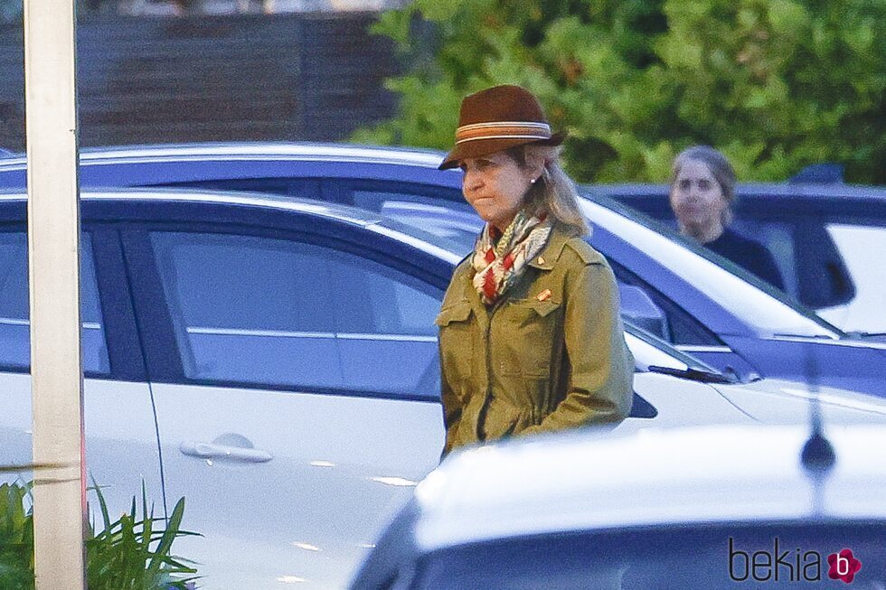 La Infanta Elena visita a la Reina Sofía en el hospital