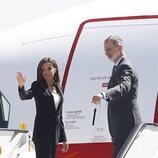 Los Reyes Felipe y Letizia suben al avión que les lleva a Holanda para su Visita de Estado a Países Bajos