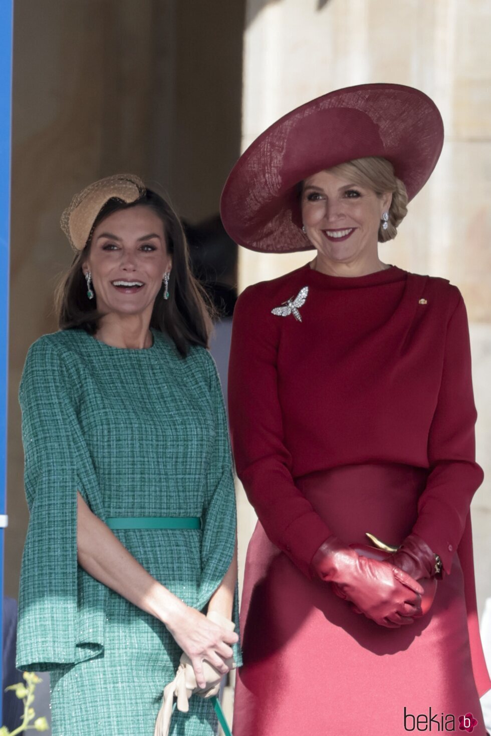 La Reina Letizia y Máxima de Holanda sonriendo en la bienvenida a los Reyes Felipe y Letizia por su Visita de Estado a Países Bajos