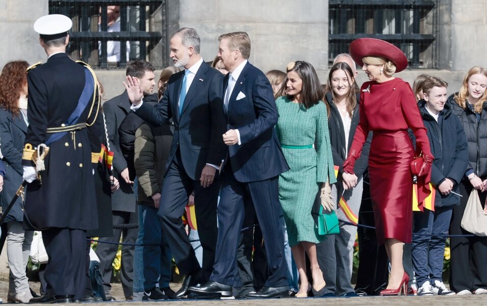 Los Reyes Felipe y Letizia y los Reyes de Holanda en la bienvenida a los Reyes Felipe y Letizia por su Visita de Estado a Países Bajos