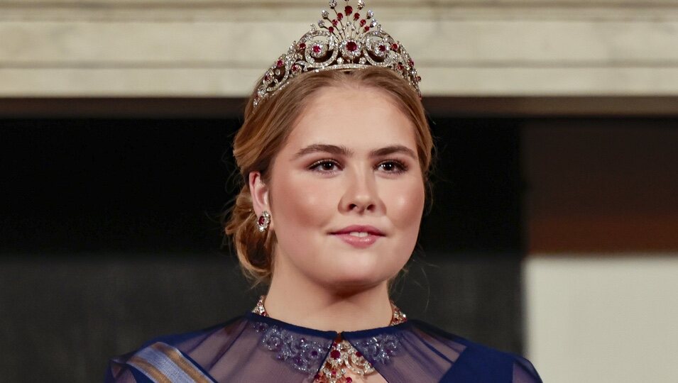 Amalia de Holanda en su primera cena de gala por una Visita de Estado con motivo de la Visita de Estado de los Reyes de España a Países Bajos