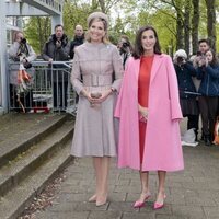 Máxima de Holanda y la Reina Letizia, muy sonrientes en Amsterdam