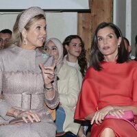 Máxima de Holanda y la Reina Letizia hablando en la Visita de Estado de los Reyes de España en Países Bajos
