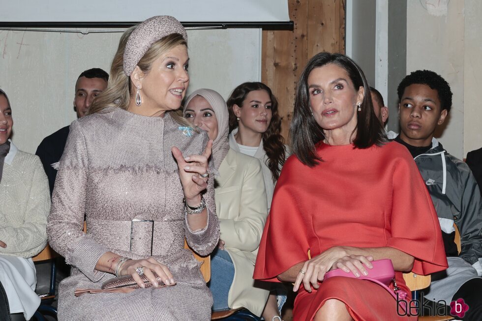 Máxima de Holanda y la Reina Letizia hablando en la Visita de Estado de los Reyes de España en Países Bajos