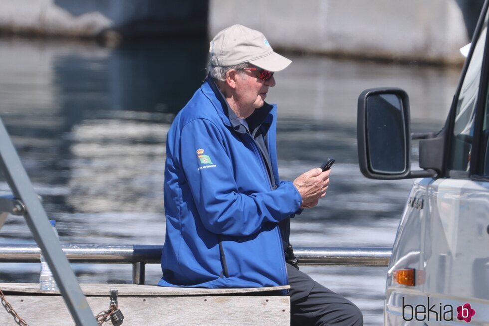 El Rey Juan Carlos, de nuevo en Sanxenxo para participar en unas regatas