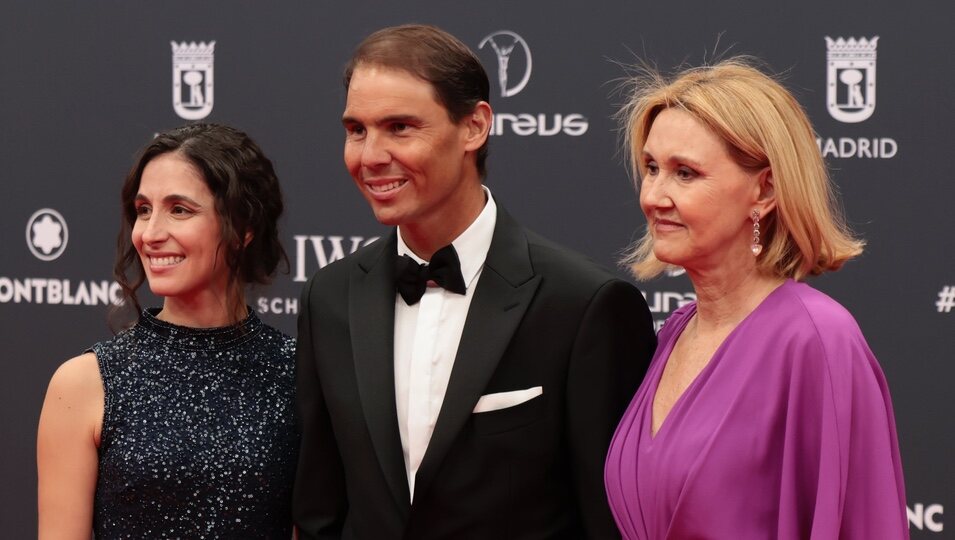 Xisca Perelló, Rafa Nadal y su madre en los Premios Laureus 2024