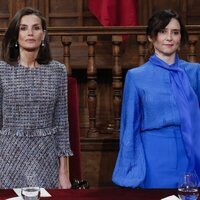 La Reina Letizia e Isabel Díaz Ayuso en la entrega del Premio Cervantes 2023