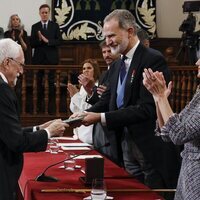 El Rey Felipe VI entrega a Luis Mateo Díez el Premio Cervantes 2023