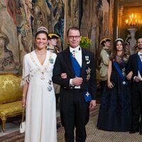 Victoria y Daniel de Suecia y Carlos Felipe y Sofia de Suecia en la cena de gala al Presidente de Finlandia por su Visita de Estado a Suecia