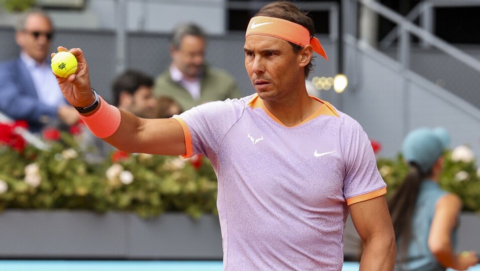 Rafa Nadal jugando un partido de tenis en el Madrid Open 2024