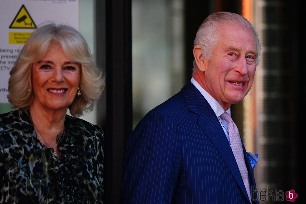 Los Reyes Carlos y Camilla en el Centro Oncológico Macmillan de Londres