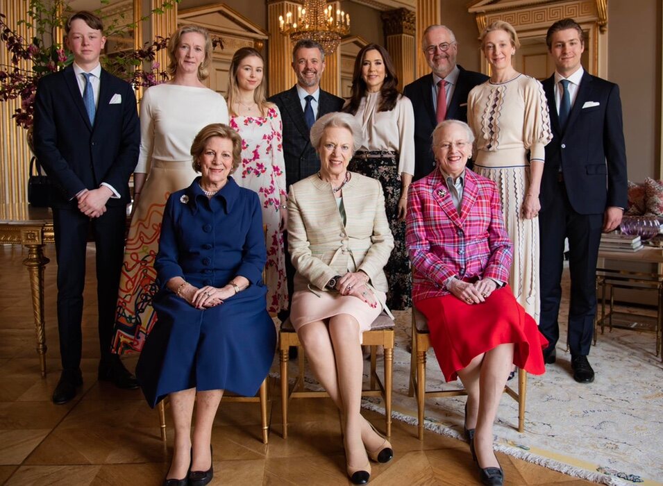 La Familia Real Danesa y los zu Sayn-Wittgenstein-Berleburg en el 80 cumpleaños de Benedicta de Dinamarca