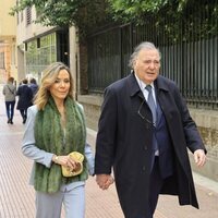 Juancho García Obregón y Marta Vázquez de Castro en la boda de Javier García-Obregón y Eugenia Gil