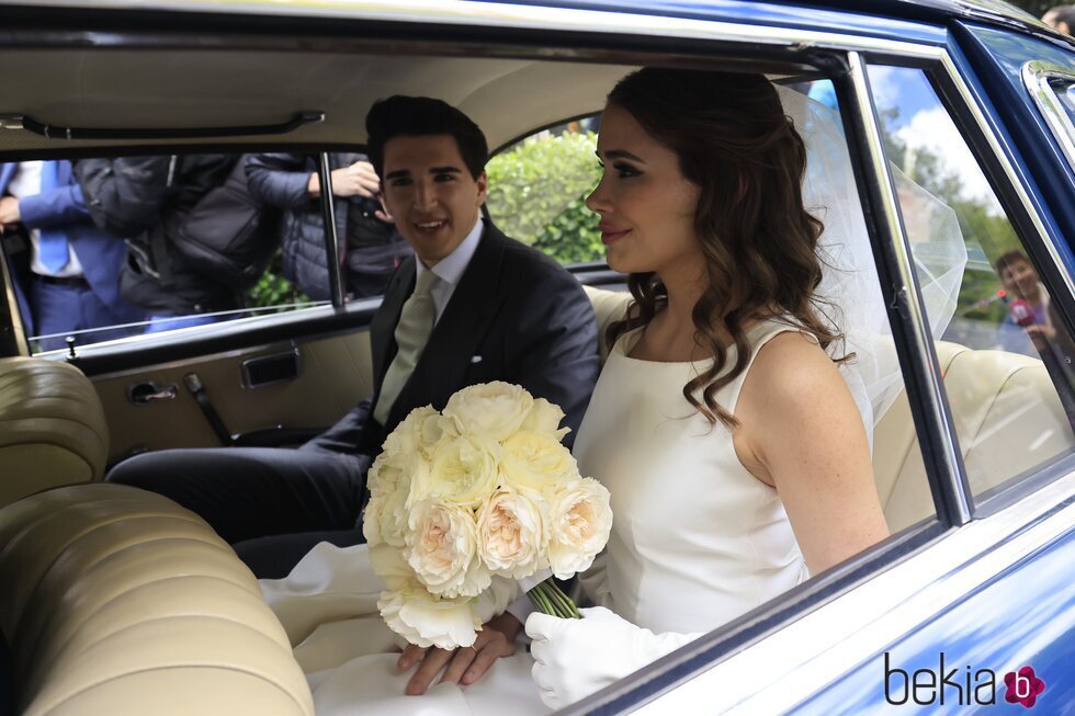 Javier García-Obregón y Eugenia Gil como marido y mujer en su boda