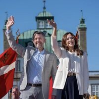 Federico y Mary de Dinamarca en Fredensborg tras su primera mudanza a la Cancillería como Reyes de Dinamarca