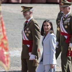 El Rey Felipe VI llegando a su jura de bandera junto a la Reina Letizia