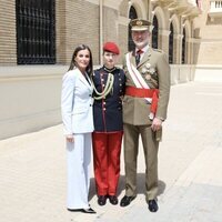 La Reina Letizia, la Princesa Leonor y el Rey Felipe VI en su jura de bandera en el 40 aniversario