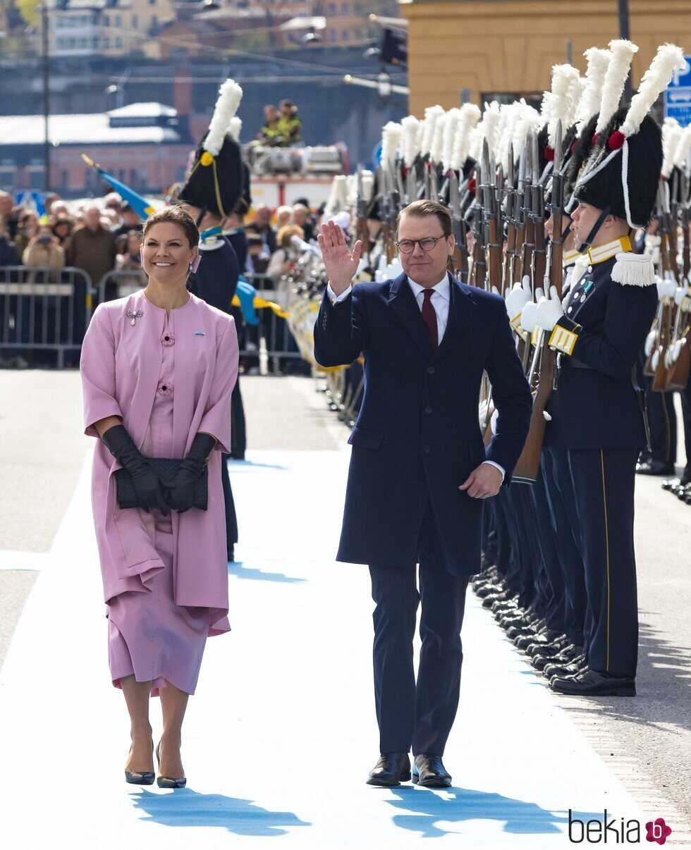 Victoria y Daniel de Suecia en el recibimiento por la Visita de Estado de Federico y Mary de Dinamarca a Suecia