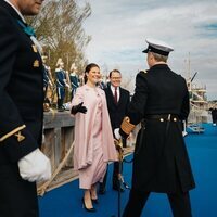 Victoria de Suecia y Federico de Dinamarca se saludan en el recibimiento a Federico y Mary de Dinamarca por su Visita de Estado a Suecia