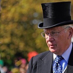 El Duque de Gloucester en una garden party en Buckingham Palace