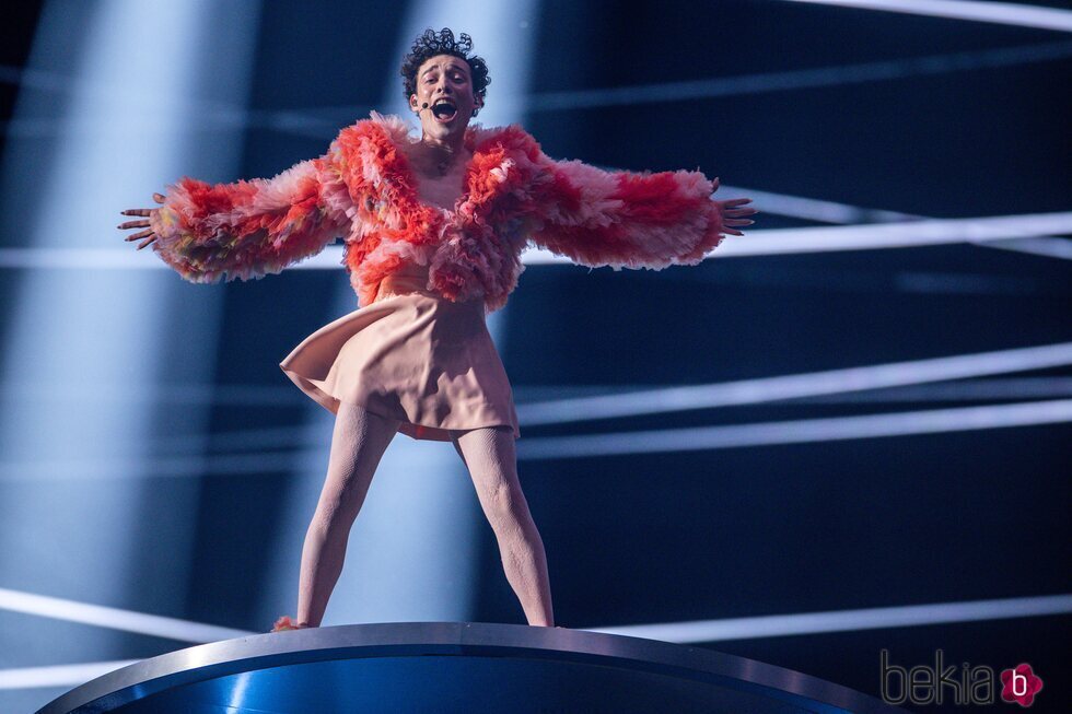 Nemo Mettler durante su actuación en Eurovisión 2024