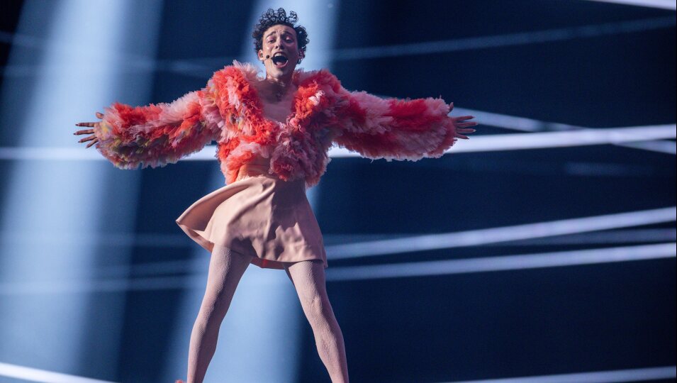 Nemo Mettler durante su actuación en Eurovisión 2024