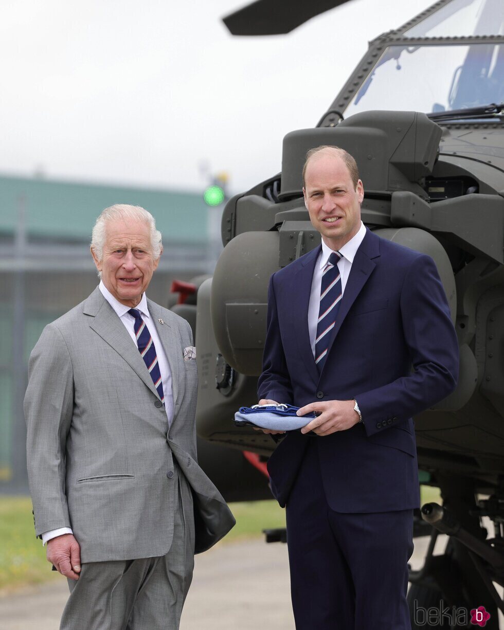 El Rey Carlos III cede el título de Coronel de los Army Air Corps británicos al Príncipe Guillermo