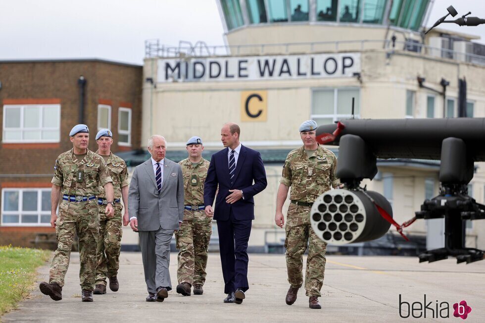 El Rey Carlos III otorga el título de Coronel de los Army Air Corps británicos al Príncipe Guillermo